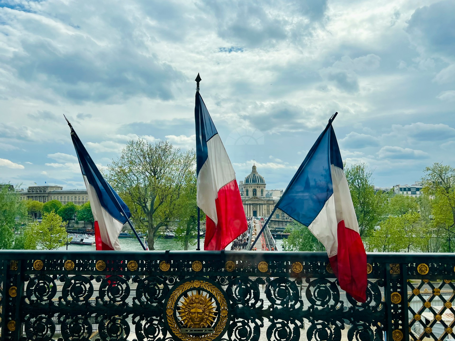 nicolas sarkozy exclu légion d'honneur